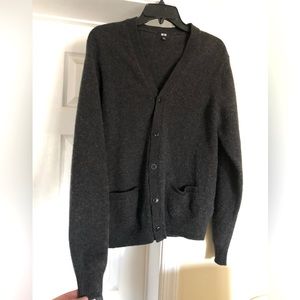 Men’s Premium Lambswool V-Neck Long-Sleeve Cardigan